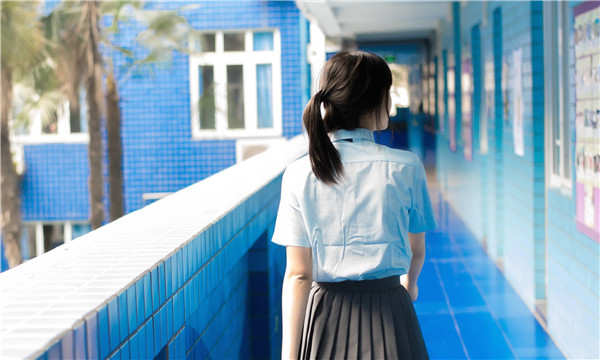 海伦如何找到一个可以帮助我生孩子的女人？