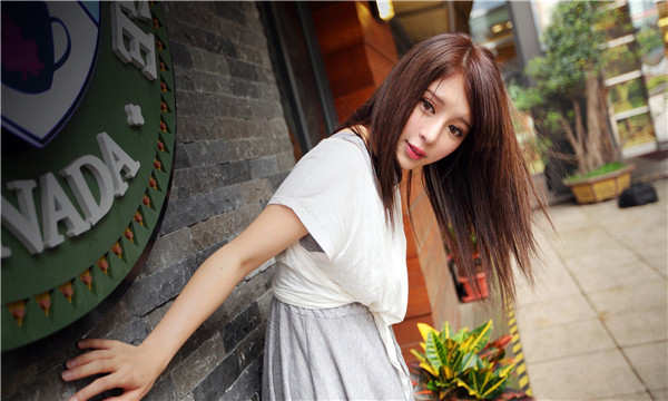 海伦想找一个女性生孩子给报酬-｛找个女人生孩子多少钱｝